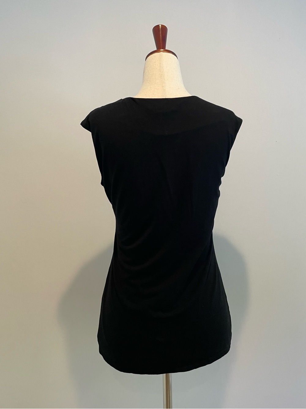 White House Black Market Black Sleeveless Pleated Top EUC - size Small - Picture 3 of 5